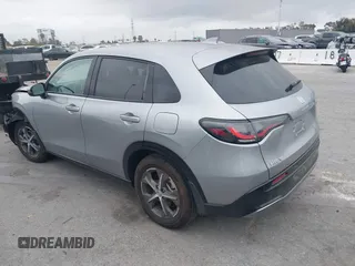 2024 Honda HR-V EX-L z VIN 3CZRZ1H71RM758910, wystawiony jako IAAI lot #42202774 z przebiegiem 8 452 mil mil oraz . Historia ofert i sprzedaży dostępna na DreamBid. Obrazek 3.