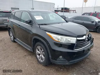 2016 Toyota Highlander LE Plus with VIN 5TDZKRFHXGS130605, listed as a IAAI auction lot 41416610 with 152,813 mi miles. Bid and sale history available at carsss.com. Image 1.