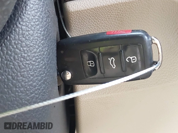 2014 Volkswagen Jetta TDI w/Sunroof & Nav with VIN 3VWPL7AJ7EM617385, listed as a IAAI auction lot 42012881 with 98,015 mi miles and . Bid and sale history available at DreamBid. Image 11.