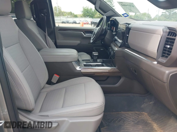 2025 Chevrolet Silverado 1500 with VIN 2GCUKEED7S1111432, listed as a IAAI auction lot 42114468 with 20,328 mi miles and . Bid and sale history available at DreamBid. Image 5.