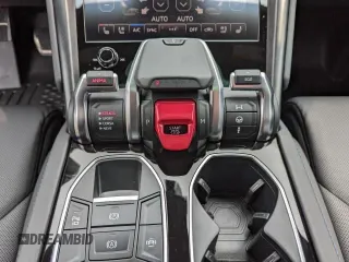 2021 Lamborghini Urus z VIN ZPBUA1ZL2MLA130XX, wystawiony jako Copart lot #49532735 z przebiegiem 20 177 mil mil oraz Czysty tytuł • Clean title. Historia ofert i sprzedaży dostępna na DreamBid. Obrazek 9.