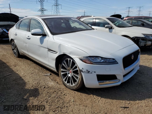 2019 Jaguar XF 25t Prestige with VIN SAJBE4FX4KCY74392, listed as a Copart auction lot 65859214 with 61,854 mi miles and Salvage Title. Bid and sale history available at carsss.com. Image 4.