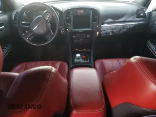2020 Chrysler 300 S z VIN 2C3CCABG9LH189580, wystawiony jako Copart lot #49543645 z przebiegiem 76 980 mil mil oraz Szkoda całkowita • Salvage title. Historia ofert i sprzedaży dostępna na DreamBid. Obrazek 8.
