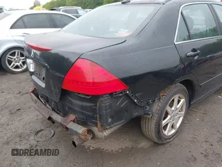2007 Honda Accord EX-L z VIN 1HGCM56867A155590, wystawiony jako IAAI lot #42361667 z przebiegiem 190 874 mil mil oraz . Historia ofert i sprzedaży dostępna na DreamBid. Obrazek 14.