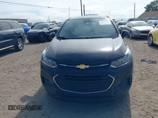 2020 Chevrolet Trax LS with VIN KL7CJKSB7LB086840, listed as a IAAI auction lot 41911240 with 36,894 mi miles. Bid and sale history available at carsss.com. Image 12.