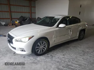 2015 Infiniti Q50 z VIN JN1BV7AR9FM395395, wystawiony jako Copart lot #55784205 z przebiegiem 61 500 mil mil oraz Szkody całkowita. Historia ofert i sprzedaży dostępna na DreamBid. Obrazek 1.