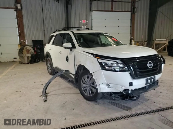 2023 Nissan Pathfinder SV z VIN 5N1DR3BD1PC261313, wystawiony jako Copart lot #55912155 z przebiegiem 13 527 mil mil oraz Szkoda całkowita • Salvage title. Historia ofert i sprzedaży dostępna na DreamBid. Obrazek 14.