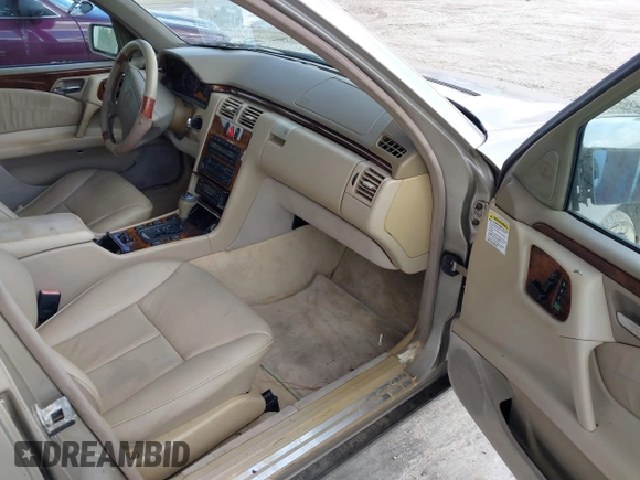 1998 Mercedes-Benz E 320 with VIN WDBJF25F5WA581878, listed as a IAAI auction lot 41662418 with 154,886 mi miles and . Bid and sale history available at DreamBid. Image 5.