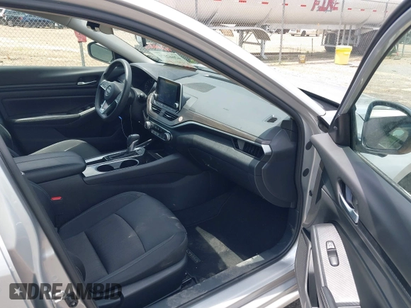 2024 Nissan Altima SV with VIN 1N4BL4DV7RN339731, listed as a IAAI auction lot 42642371 with 34,165 mi miles and . Bid and sale history available at DreamBid. Image 5.