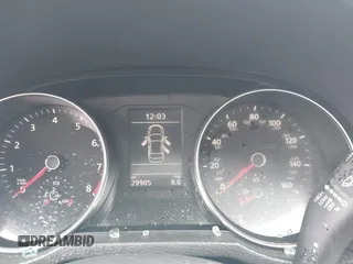 2017 Volkswagen Passat S z VIN 1VWAT7A3XHC023967, wystawiony jako IAAI lot #41442472 z przebiegiem 29 905 mil mil oraz . Historia ofert i sprzedaży dostępna na DreamBid. Obrazek 7.