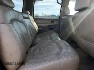 2001 Chevrolet Suburban LS with VIN 3GNFK16T11G105761, listed as a Copart auction lot 80726024 with 312,601 mi miles and Clean Title. Bid and sale history available at carsss.com. Image 11.