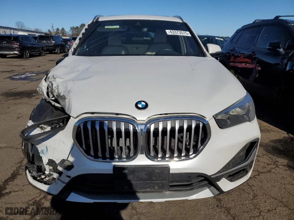 2022 BMW X1 xDrive28i with VIN WBXJG9C04N5U59562, listed as a Copart auction lot 43373515 with 24,366 mi miles and Salvage Title. Bid and sale history available at carsss.com. Image 5.