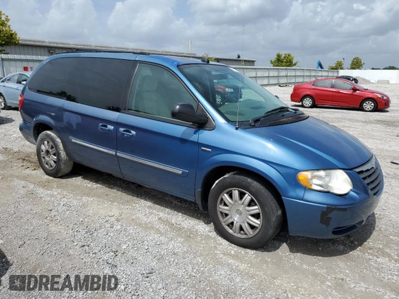 2005 Chrysler Town & Country Touring with VIN 2C4GP54L85R395604, listed as a Copart auction lot 65786054 with 235,271 mi miles and Salvage Title. Bid and sale history available at DreamBid. Image 4.