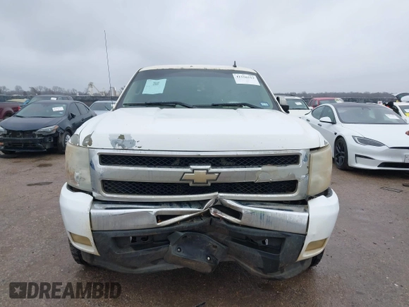 2011 Chevrolet Silverado 1500 LT with VIN 3GCPCSE09BG381453, listed as a IAAI auction lot 41556513 with 200,770 mi miles and . Bid and sale history available at DreamBid. Image 12.