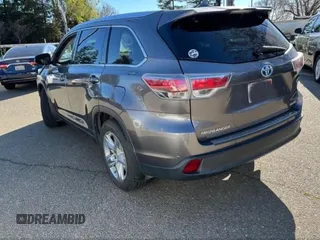 2014 Toyota Highlander Limited with VIN 5TDDCRFH4ES006897, listed as a Copart auction lot 89222335 with 329,257 mi miles and Clean title. Bid and sale history available at DreamBid. Image 3.