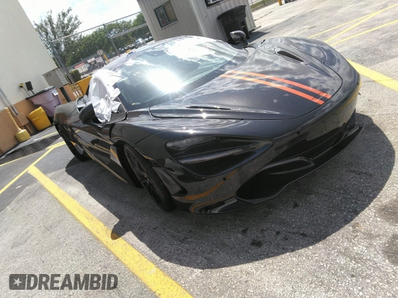 2018 McLaren 720S z VIN SBM14DCA9JW001142, wystawiony jako IAAI lot #42117797 z przebiegiem 15 654 mil mil oraz . Historia ofert i sprzedaży dostępna na DreamBid. Obrazek 1.