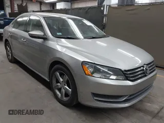 2012 Volkswagen Passat SE z VIN 1VWBP7A32CC049822, wystawiony jako IAAI lot #41634650 z przebiegiem 130 896 mil mil oraz . Historia ofert i sprzedaży dostępna na DreamBid. Obrazek 1.