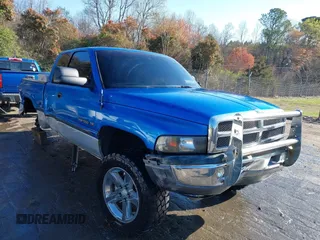 1998 Dodge 1500 z VIN 3B7HF13Z9WG212031, wystawiony jako IAAI lot #41884659 z przebiegiem 256 469 mil mil oraz . Historia ofert i sprzedaży dostępna na DreamBid. Obrazek 1.