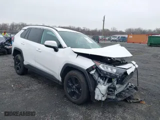 2021 Toyota RAV4 XLE with VIN 2T3P1RFV8MC213946, listed as a IAAI auction lot 41545657 with 74,510 mi miles. Bid and sale history available at carsss.com. Image 1.
