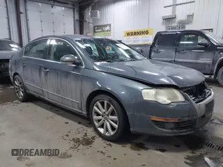 2010 Volkswagen Passat Komfort z VIN WVWJK7AN8AE060498, wystawiony jako IAAI lot #41613912 z przebiegiem 159 901 mil mil oraz . Historia ofert i sprzedaży dostępna na DreamBid. Obrazek 1.
