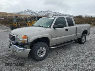 2005 GMC Sierra 2500HD SLT with VIN 1GTHK29U25E195902, listed as a Copart auction lot 81850644 with 165,781 mi miles and Salvage title. Bid and sale history available at DreamBid. Image 1.