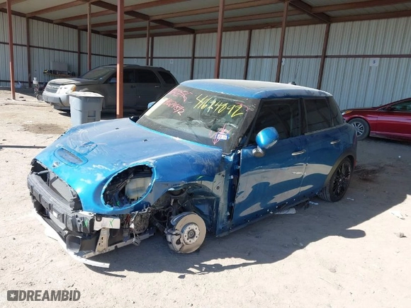 2024 MINI Hardtop 4 Door Cooper S with VIN WMW53DK05R2U72842, listed as a IAAI auction lot 41624892 with 11045 miles. Bid and sale history available at carsss.com. Image 2.