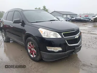 2011 Chevrolet Traverse 1LT z VIN 1GNKRGED3BJ397906, wystawiony jako IAAI lot #42333978 z przebiegiem 174 435 mil mil oraz . Historia ofert i sprzedaży dostępna na DreamBid. Obrazek 1.