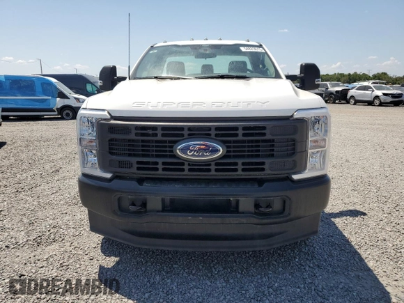 2024 Ford F-250 XL z VIN 1FTBF2BA0REC40741, wystawiony jako Copart lot #54823615 z przebiegiem Nie podano mil oraz Szkoda całkowita • Salvage title. Historia ofert i sprzedaży dostępna na DreamBid. Obrazek 5.
