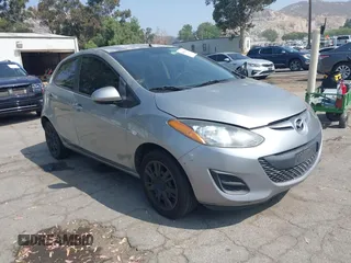 2011 Mazda 2 Sport z VIN JM1DE1HY9B0123415, wystawiony jako IAAI lot #42462916 z przebiegiem 198 378 mil mil oraz . Historia ofert i sprzedaży dostępna na DreamBid. Obrazek 1.