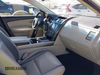 2010 Mazda CX-9 Sport with VIN JM3TB2MV2A0220628, listed as a IAAI auction lot 41735205 with 224,601 mi miles. Bid and sale history available at carsss.com. Image 5.