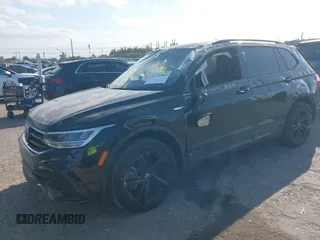 2024 Volkswagen Tiguan SE R-Line Black с VIN 3VVCB7AX7RM036985, выставлен на аукционе IAAI как лот 41709085 с пробегом 19 255 миль миль и . История ставок и продаж доступна на DreamBid. Изображение 18.