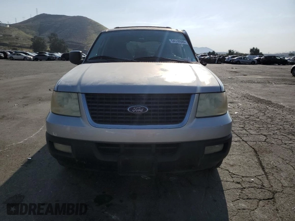 2004 Ford Expedition Special Service z VIN 1FMRU15W44LB83370, wystawiony jako Copart lot #54530685 z przebiegiem 172 179 mil mil oraz Szkoda całkowita • Salvage title. Historia ofert i sprzedaży dostępna na DreamBid. Obrazek 5.