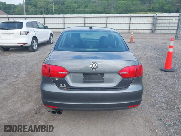 2011 Volkswagen Jetta SE with VIN 3VWDX7AJ5BM388532, listed as a IAAI auction lot 42453112 with 120,170 mi miles and . Bid and sale history available at DreamBid. Image 16.