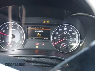 2023 Kia Forte LXS z VIN 3KPF24AD1PE621214, wystawiony jako IAAI lot #41970298 z przebiegiem 35 996 mil mil oraz . Historia ofert i sprzedaży dostępna na DreamBid. Obrazek 7.