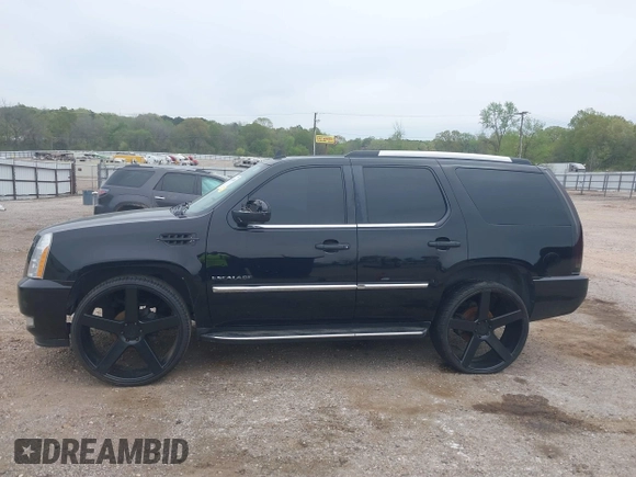 2010 Cadillac Escalade z VIN 1GYUCAEF1AR264105, wystawiony jako IAAI lot #41882488 z przebiegiem 190 113 mil mil oraz . Historia ofert i sprzedaży dostępna na DreamBid. Obrazek 15.