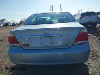 2006 Toyota Camry LE z VIN 4T1BF30K46U621829, wystawiony jako IAAI lot #41068239 z przebiegiem 96 942 mil mil oraz . Historia ofert i sprzedaży dostępna na DreamBid. Obrazek 16.