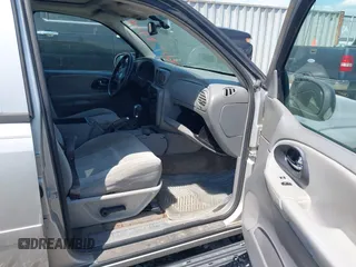 2006 Chevrolet TrailBlazer LS with VIN 1GNDS13S662165800, listed as a IAAI auction lot 42123948 with 270,074 mi miles and . Bid and sale history available at DreamBid. Image 5.