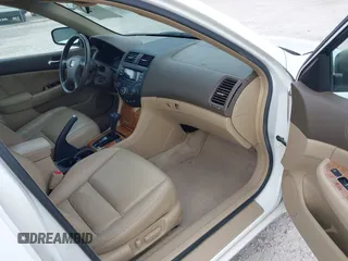 2003 Honda Accord EX z VIN 1HGCM66533A044677, wystawiony jako IAAI lot #42440815 z przebiegiem 188 450 mil mil oraz . Historia ofert i sprzedaży dostępna na DreamBid. Obrazek 5.