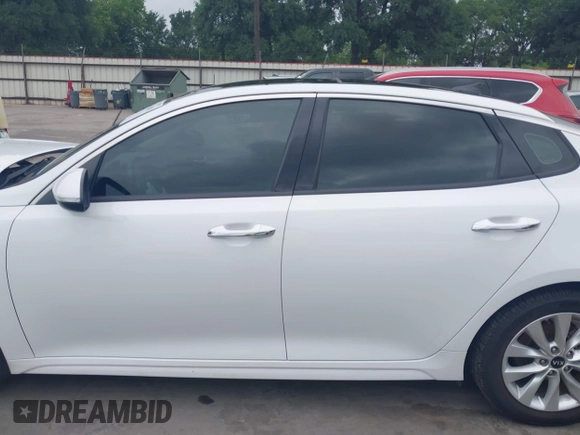 2018 Kia Optima EX with VIN 5XXGU4L35JG182990, listed as a IAAI auction lot 42126209 with 66,245 mi miles and . Bid and sale history available at carsss.com. Image 14.
