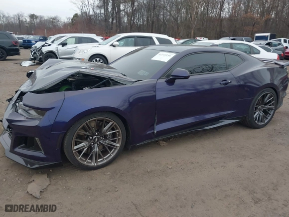 2019 Chevrolet Camaro ZL1 with VIN 1G1FK1R68K0144103, listed as a IAAI auction lot 41165256 with 33,563 mi miles. Bid and sale history available at carsss.com. Image 18.