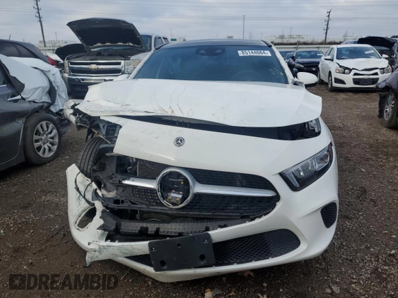 2019 Mercedes-Benz A 220 z VIN WDD3G4FB9KW001212, wystawiony jako Copart lot #85144084 z przebiegiem 53 599 mil mil oraz Szkoda całkowita • Salvage title. Historia ofert i sprzedaży dostępna na DreamBid. Obrazek 5.