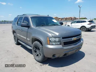 2008 Chevrolet Tahoe 1LT z VIN 1GNFC13008R259055, wystawiony jako IAAI lot #42515431 z przebiegiem 277 877 mil mil oraz . Historia ofert i sprzedaży dostępna na DreamBid. Obrazek 1.