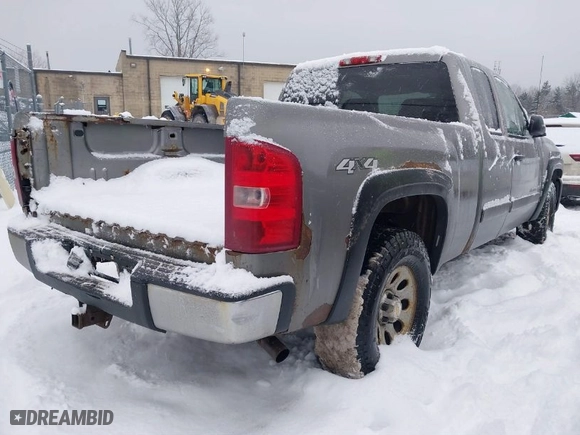 2007 Chevrolet Silverado 1500 LTZ with VIN 1GCEK190X7Z608395, listed as a IAAI auction lot 41350071 with 252,184 mi miles. Bid and sale history available at carsss.com. Image 4.