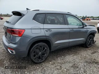 2024 Volkswagen Taos SE z VIN 3VVSX7B24RM131777, wystawiony jako Copart lot #59668105 z przebiegiem 11 100 mil mil oraz Nie do naprawy • Non repairable. Historia ofert i sprzedaży dostępna na DreamBid. Obrazek 3.