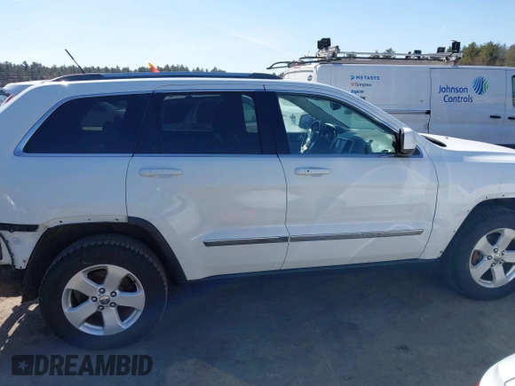 2013 Jeep Grand Cherokee Laredo with VIN 1C4RJFAG5DC615103, listed as a IAAI auction lot 41797862 with 117,450 mi miles. Bid and sale history available at carsss.com. Image 13.