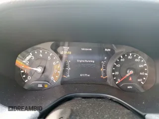 2022 Jeep Compass Latitude z VIN 3C4NJCBB0NT137906, wystawiony jako Copart lot #60041805 z przebiegiem 61 177 mil mil oraz Szkoda całkowita • Salvage title. Historia ofert i sprzedaży dostępna na DreamBid. Obrazek 9.