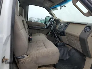 2008 Ford F-250 z VIN 1FDNF21508EE31135, wystawiony jako Copart lot #54377625 z przebiegiem 135 755 mil mil oraz Szkoda całkowita • Salvage title. Historia ofert i sprzedaży dostępna na DreamBid. Obrazek 10.