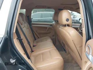 2010 Porsche Cayenne z VIN WP1AA2AP3ALA01666, wystawiony jako IAAI lot #41621362 z przebiegiem 180 966 mil mil oraz . Historia ofert i sprzedaży dostępna na DreamBid. Obrazek 8.
