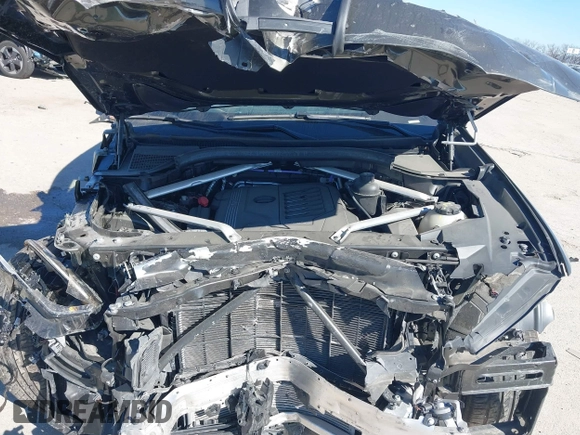 2021 BMW X5 xDrive40i z VIN 5UXCR6C09M9G00150, wystawiony jako IAAI lot #41647528 z przebiegiem Nie podano mil oraz . Historia ofert i sprzedaży dostępna na DreamBid. Obrazek 10.