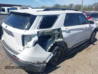 2020 Ford Explorer XLT with VIN 1FMSK7DH0LGC28597, listed as a IAAI auction lot 41792957 with 95,088 mi miles. Bid and sale history available at carsss.com. Image 4.